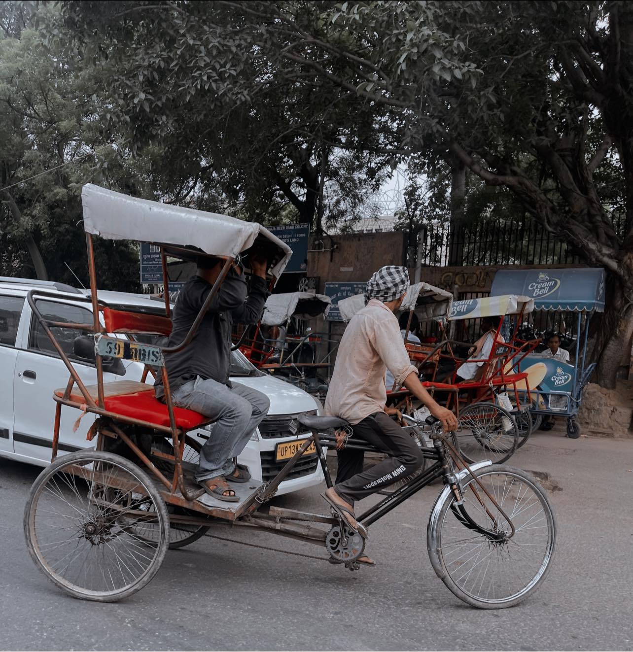 Gốc rễ của giàu có và thặng dư xã hội giới trẻ