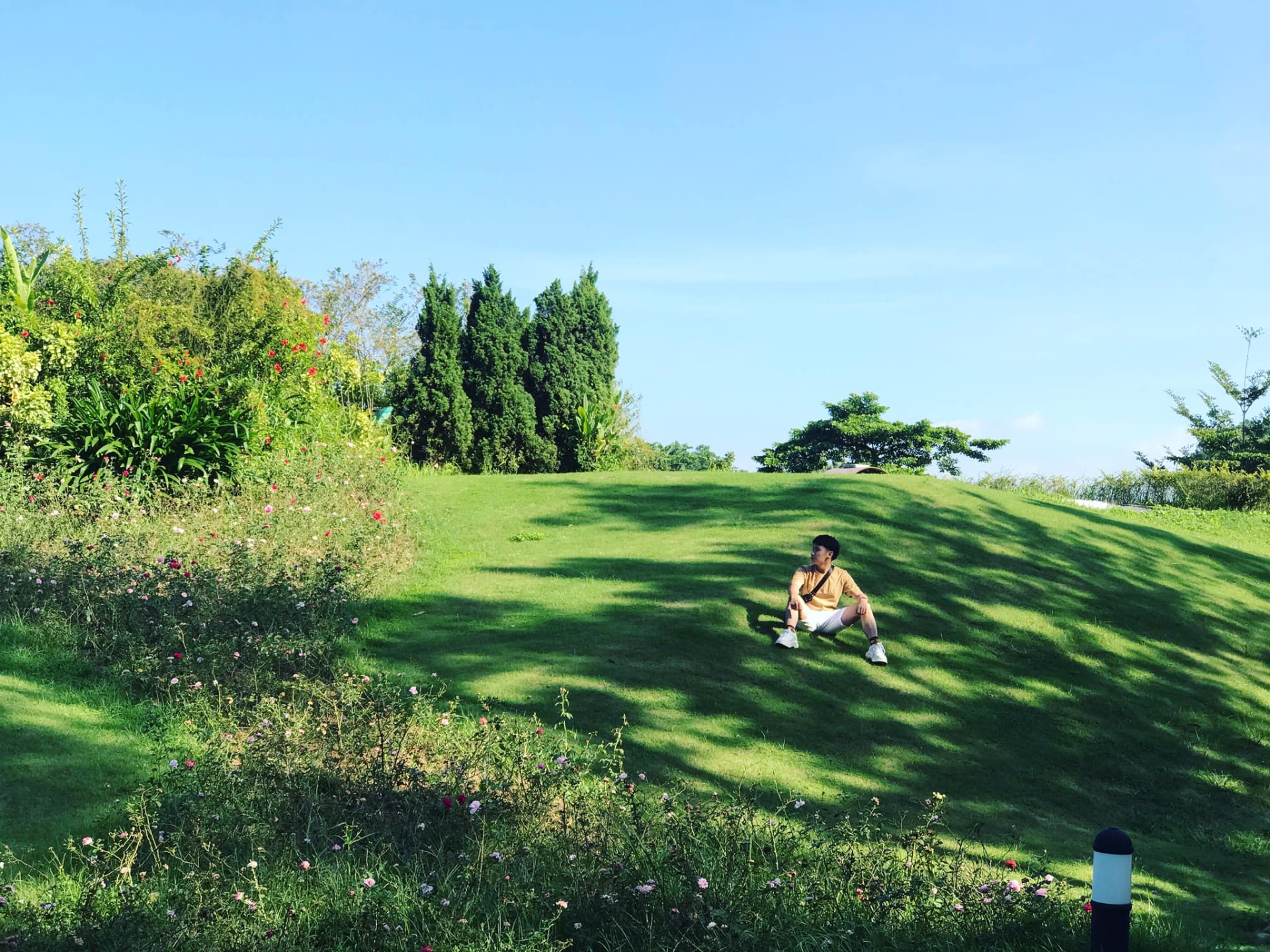 ĐỪNG CHỜ NGÀY MAI HẠNH PHÚC