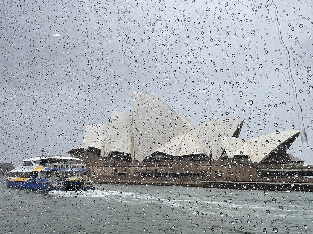 Sydney một ng&agrave;y mưa, trải nghiệm cuộc sống &Uacute;c Syhun